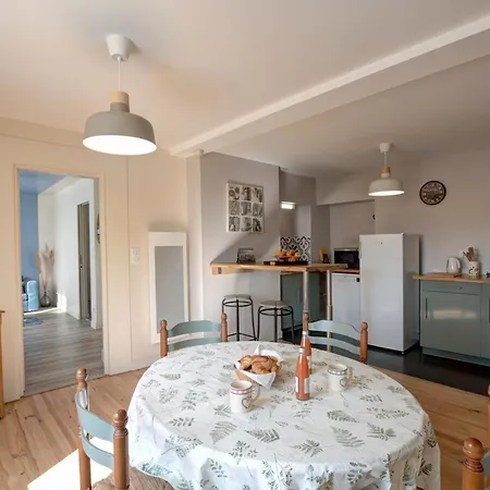 Contemporain Avec Patio Cosy Et Toutes Commodites A - Fr-1-496-298 Apartment Chazelles-sur-Lyon