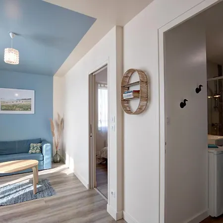 Apartment Contemporain Avec Patio Cosy Et Toutes Commodites A - Fr-1-496-298 Chazelles-sur-Lyon